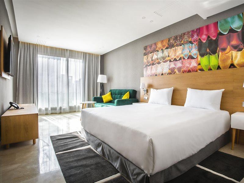 Mid Town Hotel